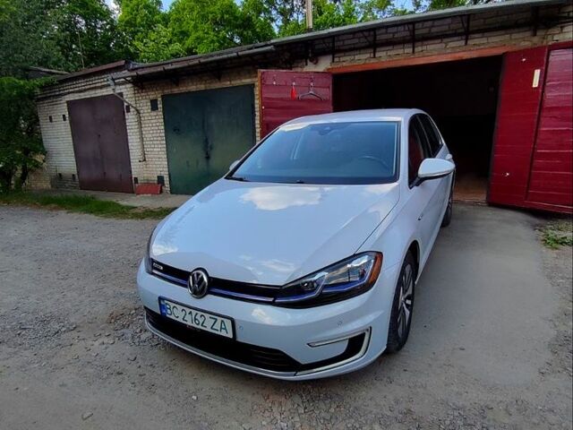 Белый Фольксваген e-Golf, объемом двигателя 99 л и пробегом 89 тыс. км за 14000 $, фото 10 на Automoto.ua