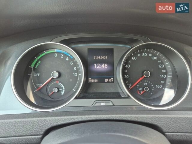 Белый Фольксваген e-Golf, объемом двигателя 0 л и пробегом 157 тыс. км за 11700 $, фото 13 на Automoto.ua