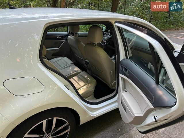 Білий Фольксваген e-Golf, об'ємом двигуна 0 л та пробігом 116 тис. км за 14200 $, фото 20 на Automoto.ua