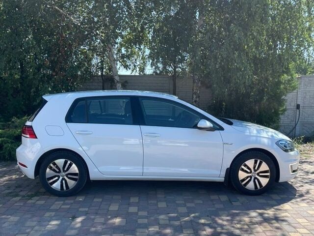 Білий Фольксваген e-Golf, об'ємом двигуна 0 л та пробігом 151 тис. км за 12800 $, фото 7 на Automoto.ua