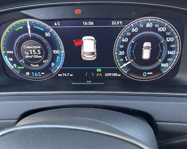 Белый Фольксваген e-Golf, объемом двигателя 0 л и пробегом 229 тыс. км за 14999 $, фото 5 на Automoto.ua