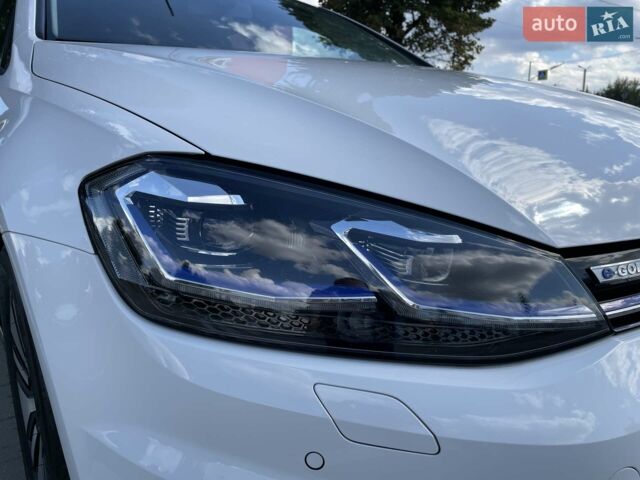 Белый Фольксваген e-Golf, объемом двигателя 0 л и пробегом 118 тыс. км за 14200 $, фото 16 на Automoto.ua