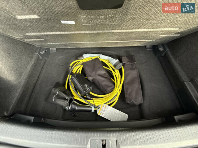 Белый Фольксваген e-Golf, объемом двигателя 0 л и пробегом 84 тыс. км за 14200 $, фото 95 на Automoto.ua
