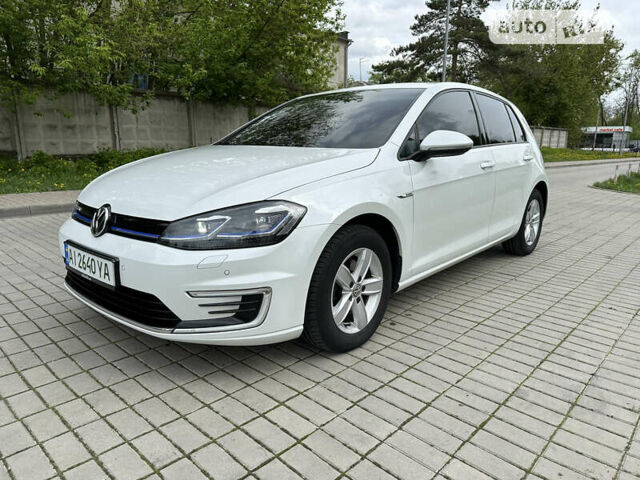 Белый Фольксваген e-Golf, объемом двигателя 0 л и пробегом 93 тыс. км за 16400 $, фото 1 на Automoto.ua