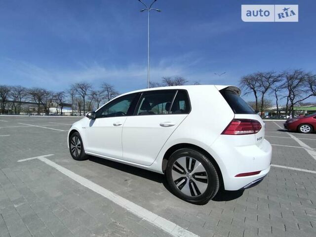 Белый Фольксваген e-Golf, объемом двигателя 0 л и пробегом 30 тыс. км за 17700 $, фото 4 на Automoto.ua