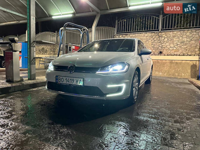 Белый Фольксваген e-Golf, объемом двигателя 0 л и пробегом 167 тыс. км за 13500 $, фото 1 на Automoto.ua