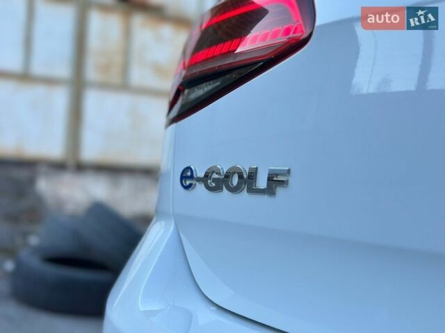 Білий Фольксваген e-Golf, об'ємом двигуна 0 л та пробігом 71 тис. км за 12500 $, фото 17 на Automoto.ua