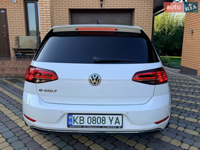 Белый Фольксваген e-Golf, объемом двигателя 0 л и пробегом 78 тыс. км за 14888 $, фото 3 на Automoto.ua