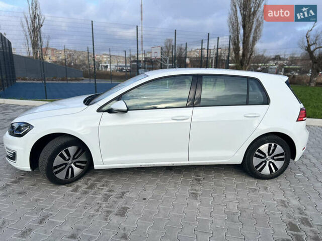 Белый Фольксваген e-Golf, объемом двигателя 0 л и пробегом 56 тыс. км за 13200 $, фото 13 на Automoto.ua