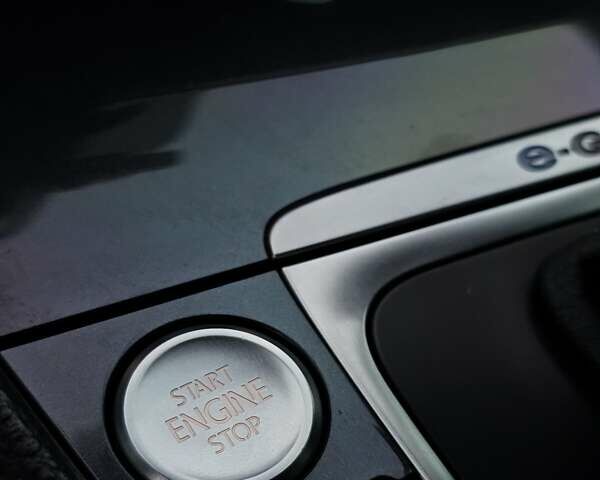 Білий Фольксваген e-Golf, об'ємом двигуна 0 л та пробігом 112 тис. км за 15950 $, фото 57 на Automoto.ua