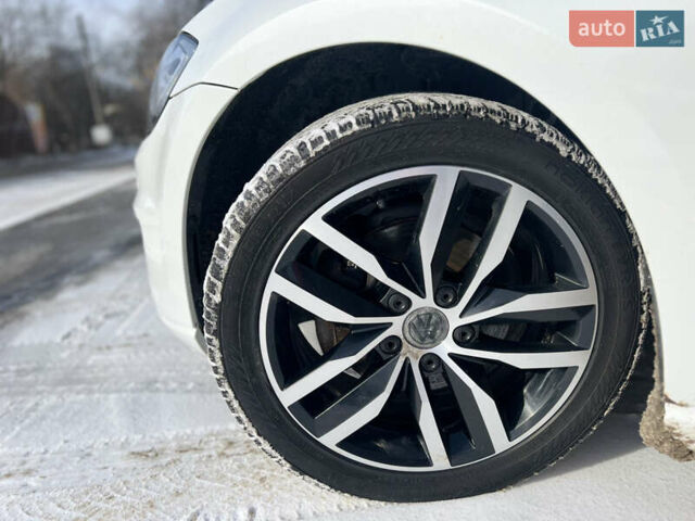 Белый Фольксваген e-Golf, объемом двигателя 0 л и пробегом 174 тыс. км за 11900 $, фото 4 на Automoto.ua