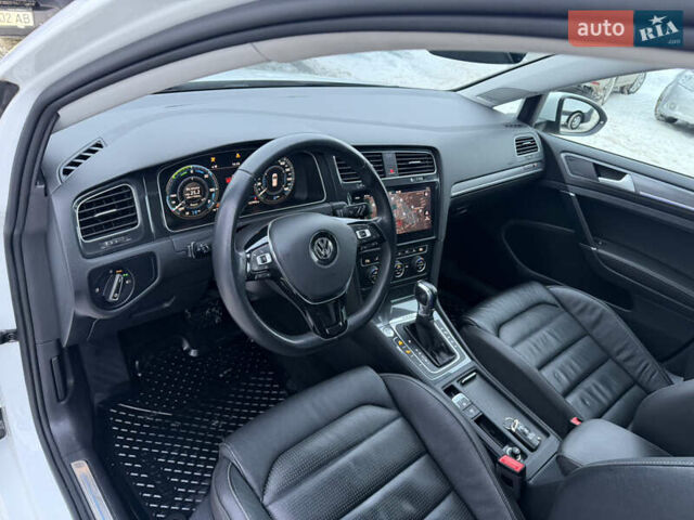 Білий Фольксваген e-Golf, об'ємом двигуна 0 л та пробігом 127 тис. км за 14900 $, фото 51 на Automoto.ua