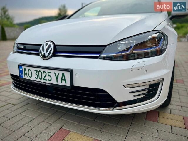 Белый Фольксваген e-Golf, объемом двигателя 0 л и пробегом 100 тыс. км за 14600 $, фото 13 на Automoto.ua