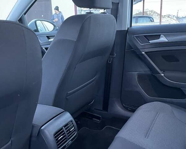 Білий Фольксваген e-Golf, об'ємом двигуна 0 л та пробігом 35 тис. км за 15900 $, фото 16 на Automoto.ua