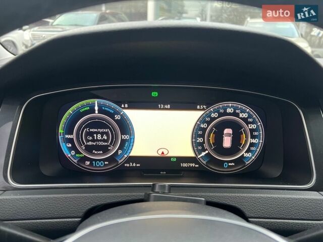 Белый Фольксваген e-Golf, объемом двигателя 0 л и пробегом 100 тыс. км за 14200 $, фото 8 на Automoto.ua