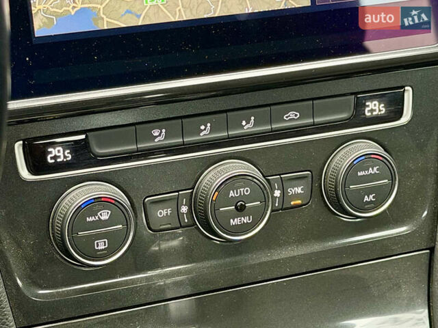 Білий Фольксваген e-Golf, об'ємом двигуна 0 л та пробігом 90 тис. км за 12950 $, фото 14 на Automoto.ua