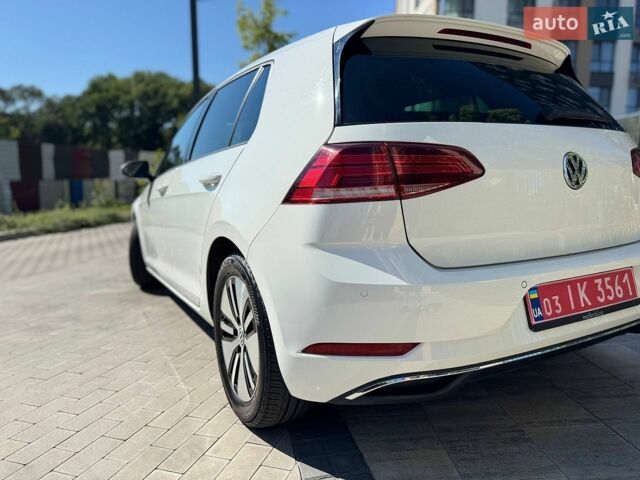 Білий Фольксваген e-Golf, об'ємом двигуна 0 л та пробігом 77 тис. км за 13300 $, фото 16 на Automoto.ua