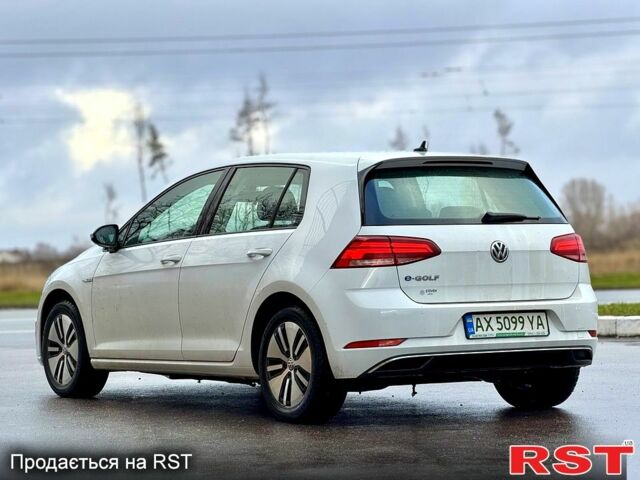 Білий Фольксваген e-Golf, об'ємом двигуна 0.14 л та пробігом 90 тис. км за 12950 $, фото 1 на Automoto.ua