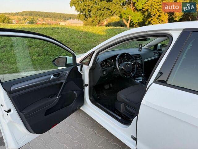 Білий Фольксваген e-Golf, об'ємом двигуна 0 л та пробігом 144 тис. км за 12900 $, фото 18 на Automoto.ua