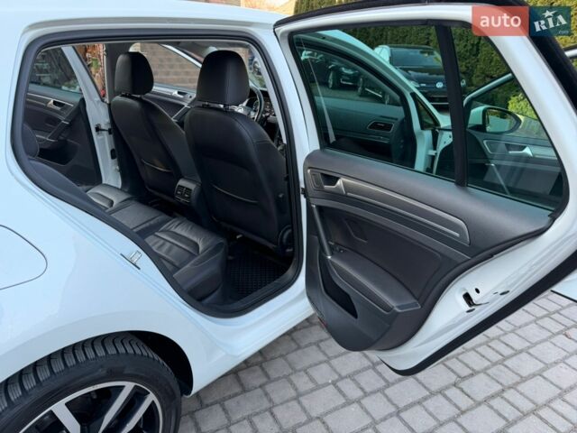 Білий Фольксваген e-Golf, об'ємом двигуна 0 л та пробігом 129 тис. км за 14900 $, фото 69 на Automoto.ua