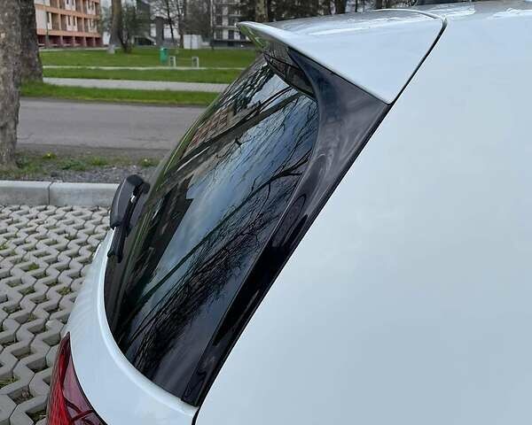 Белый Фольксваген e-Golf, объемом двигателя 0 л и пробегом 185 тыс. км за 12950 $, фото 23 на Automoto.ua