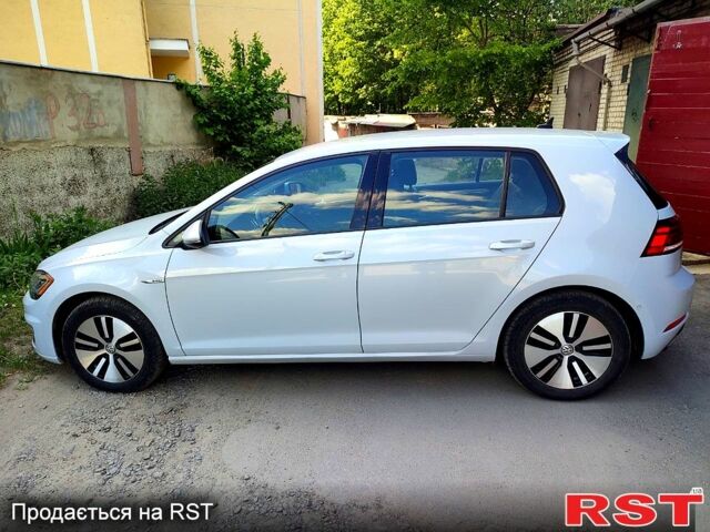 Белый Фольксваген e-Golf, объемом двигателя 99 л и пробегом 89 тыс. км за 14000 $, фото 2 на Automoto.ua