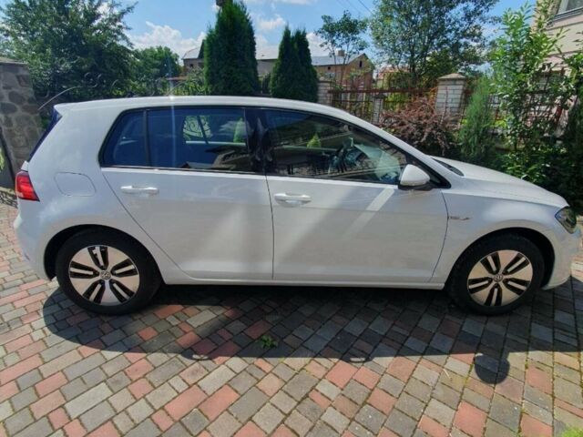 Білий Фольксваген e-Golf, об'ємом двигуна 0 л та пробігом 16 тис. км за 21999 $, фото 5 на Automoto.ua