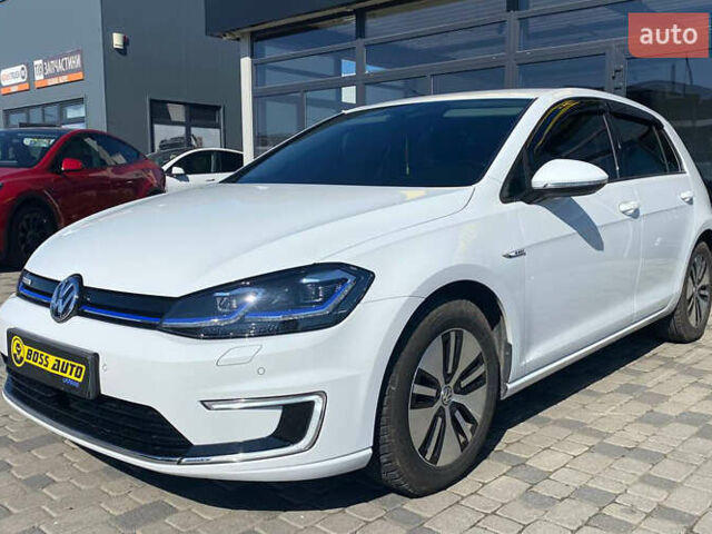 Белый Фольксваген e-Golf, объемом двигателя 0 л и пробегом 127 тыс. км за 15700 $, фото 2 на Automoto.ua