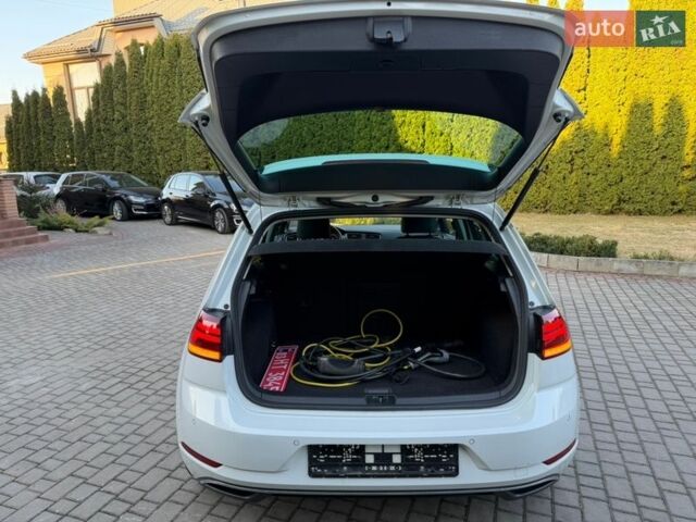 Белый Фольксваген e-Golf, объемом двигателя 0 л и пробегом 127 тыс. км за 14500 $, фото 109 на Automoto.ua