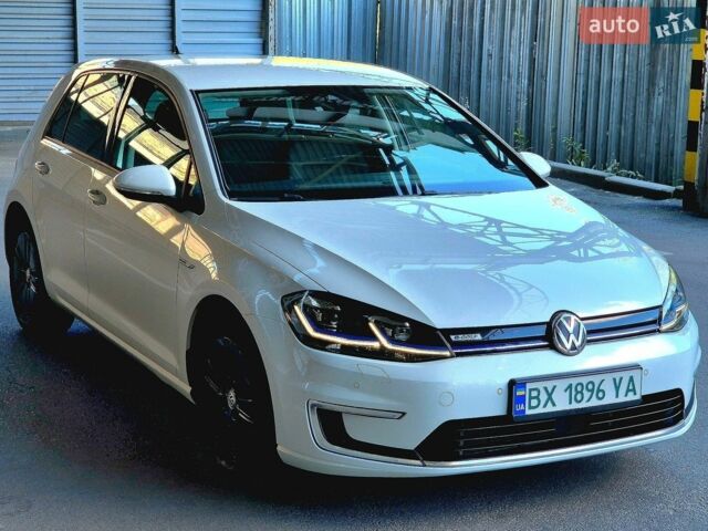 Белый Фольксваген e-Golf, объемом двигателя 0 л и пробегом 211 тыс. км за 12000 $, фото 2 на Automoto.ua