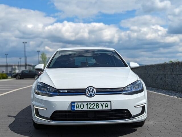 Белый Фольксваген e-Golf, объемом двигателя 0 л и пробегом 160 тыс. км за 14000 $, фото 7 на Automoto.ua
