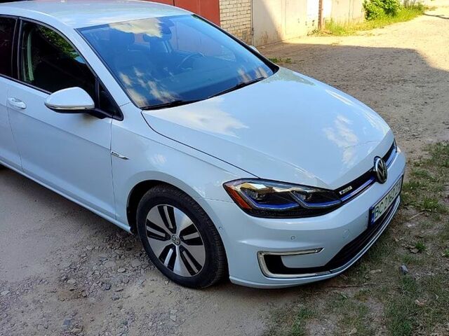 Белый Фольксваген e-Golf, объемом двигателя 99 л и пробегом 89 тыс. км за 14000 $, фото 6 на Automoto.ua