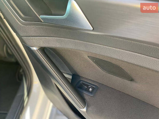 Белый Фольксваген e-Golf, объемом двигателя 0 л и пробегом 127 тыс. км за 15700 $, фото 24 на Automoto.ua