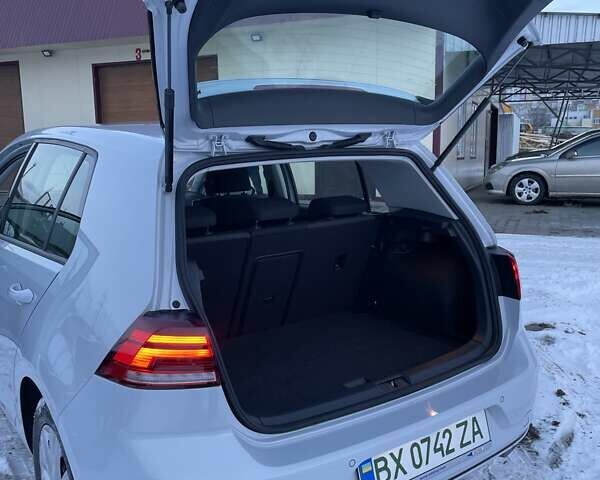 Білий Фольксваген e-Golf, об'ємом двигуна 0 л та пробігом 35 тис. км за 15900 $, фото 10 на Automoto.ua