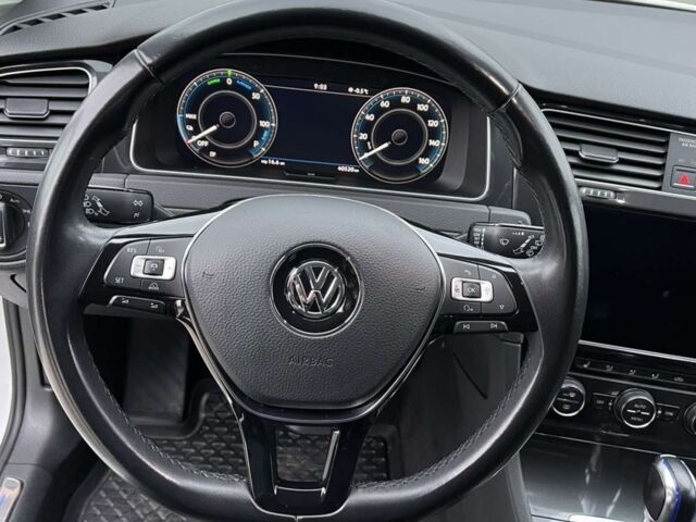 Білий Фольксваген e-Golf, об'ємом двигуна 0 л та пробігом 50 тис. км за 17400 $, фото 16 на Automoto.ua