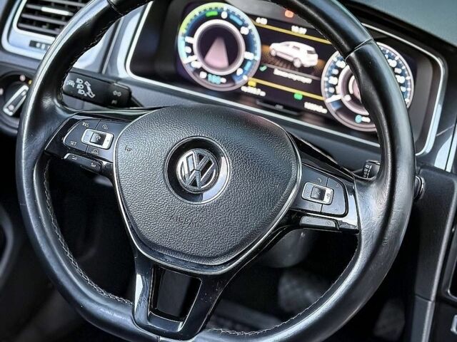 Белый Фольксваген e-Golf, объемом двигателя 0 л и пробегом 128 тыс. км за 14900 $, фото 38 на Automoto.ua