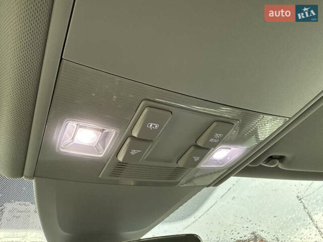 Белый Фольксваген e-Golf, объемом двигателя 0 л и пробегом 84 тыс. км за 14200 $, фото 70 на Automoto.ua