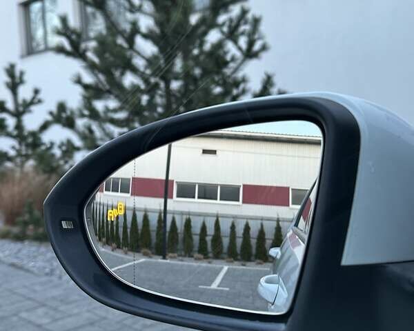 Белый Фольксваген e-Golf, объемом двигателя 0 л и пробегом 127 тыс. км за 11599 $, фото 34 на Automoto.ua