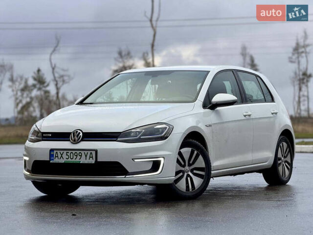 Білий Фольксваген e-Golf, об'ємом двигуна 0 л та пробігом 90 тис. км за 12950 $, фото 20 на Automoto.ua
