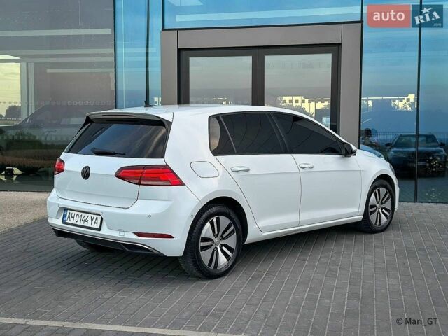 Белый Фольксваген e-Golf, объемом двигателя 0 л и пробегом 128 тыс. км за 14900 $, фото 13 на Automoto.ua