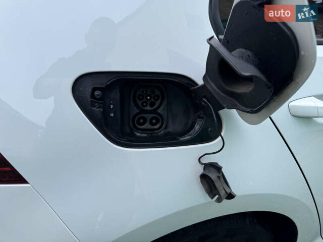 Білий Фольксваген e-Golf, об'ємом двигуна 0 л та пробігом 175 тис. км за 12000 $, фото 2 на Automoto.ua