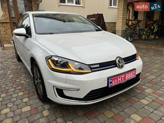 Белый Фольксваген e-Golf, объемом двигателя 0 л и пробегом 137 тыс. км за 12999 $, фото 76 на Automoto.ua