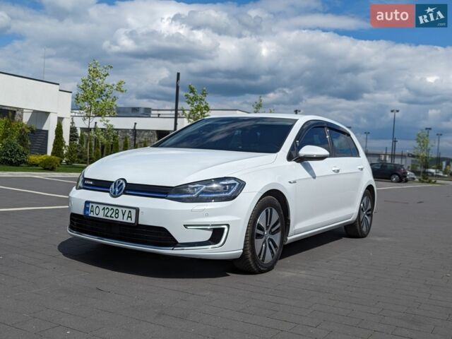 Белый Фольксваген e-Golf, объемом двигателя 0 л и пробегом 160 тыс. км за 14000 $, фото 2 на Automoto.ua