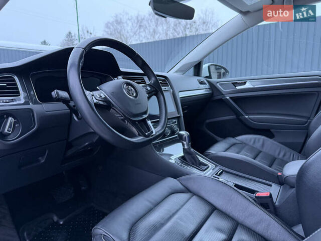 Білий Фольксваген e-Golf, об'ємом двигуна 0 л та пробігом 127 тис. км за 14900 $, фото 99 на Automoto.ua