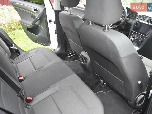 Белый Фольксваген e-Golf, объемом двигателя 0 л и пробегом 80 тыс. км за 14500 $, фото 15 на Automoto.ua