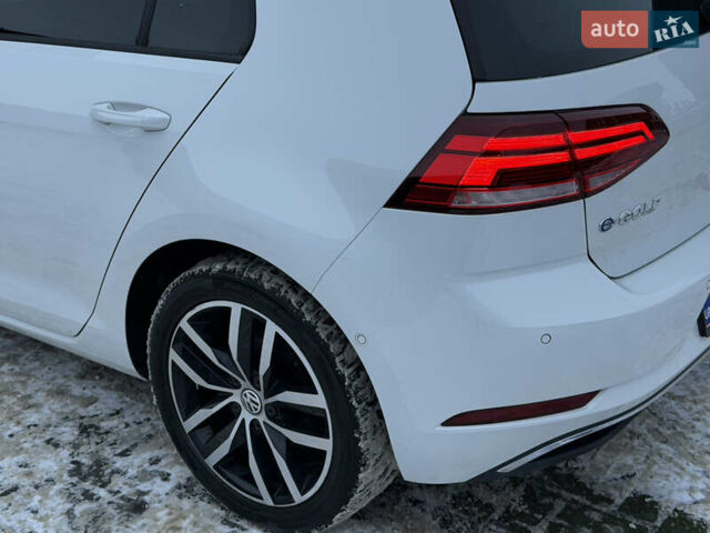 Білий Фольксваген e-Golf, об'ємом двигуна 0 л та пробігом 127 тис. км за 14900 $, фото 23 на Automoto.ua