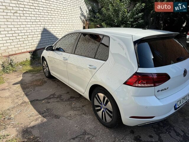 Білий Фольксваген e-Golf, об'ємом двигуна 0 л та пробігом 116 тис. км за 12000 $, фото 5 на Automoto.ua