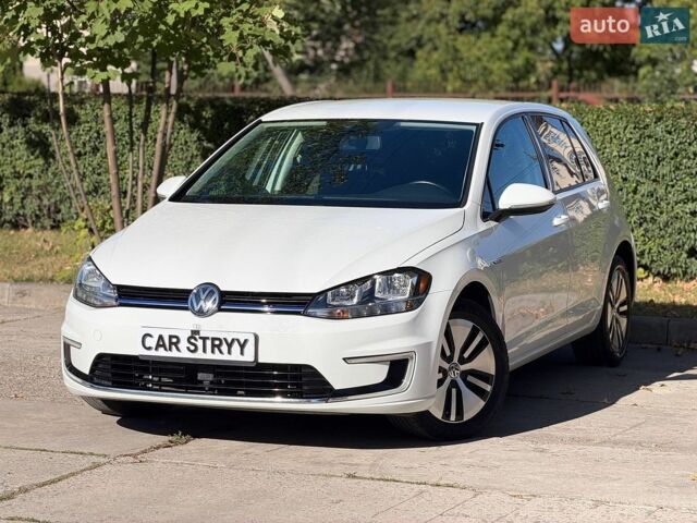 Білий Фольксваген e-Golf, об'ємом двигуна 0 л та пробігом 77 тис. км за 12999 $, фото 6 на Automoto.ua