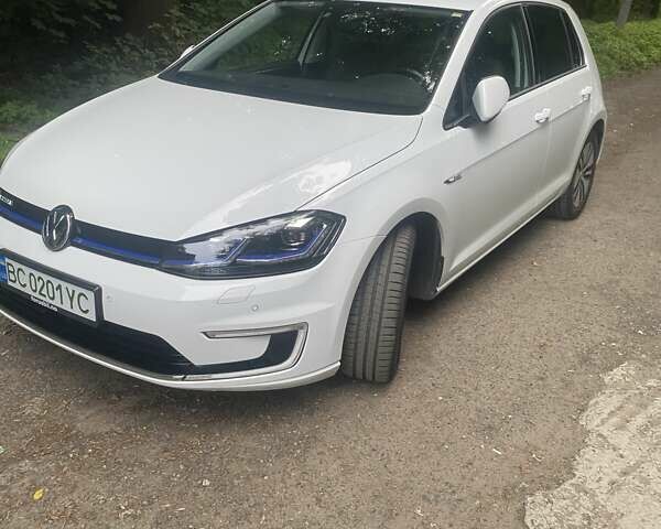 Белый Фольксваген e-Golf, объемом двигателя 0 л и пробегом 86 тыс. км за 13200 $, фото 10 на Automoto.ua