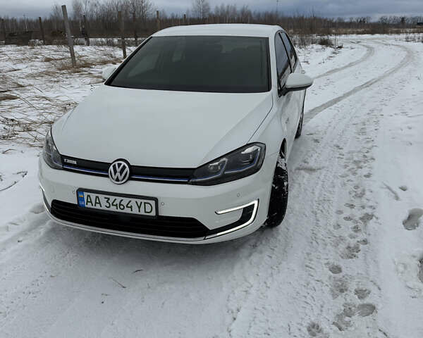 Белый Фольксваген e-Golf, объемом двигателя 0 л и пробегом 201 тыс. км за 9500 $, фото 18 на Automoto.ua